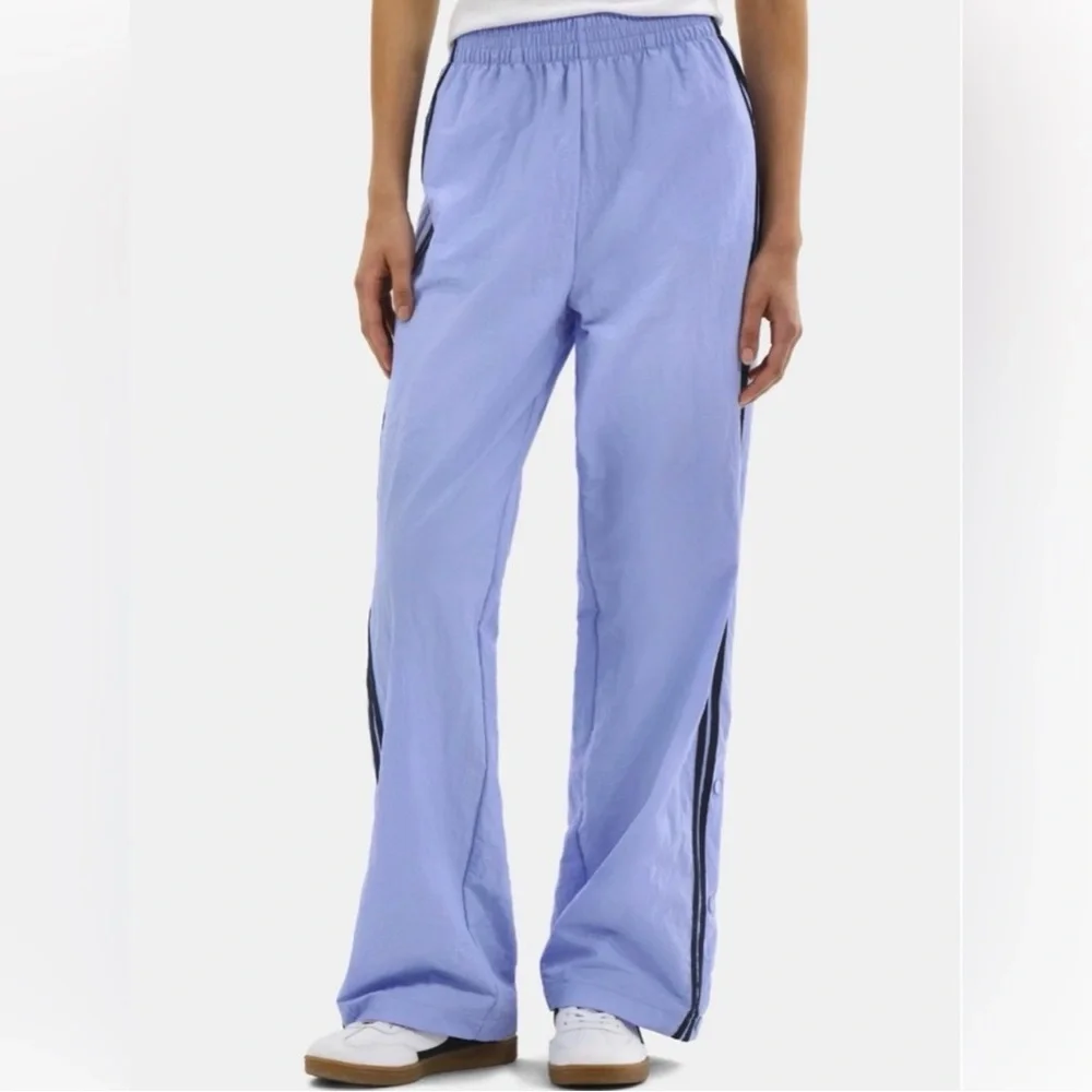 NWT • NO BOUNDARIES • Track Pants
Cornflower Blue • Y2K / size MEDIUM - Picture 5 of 10